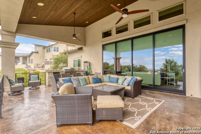 Listing photo id 14 for 8602 Terra Mont Way