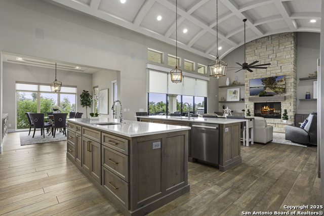 Listing photo id 15 for 8602 Terra Mont Way