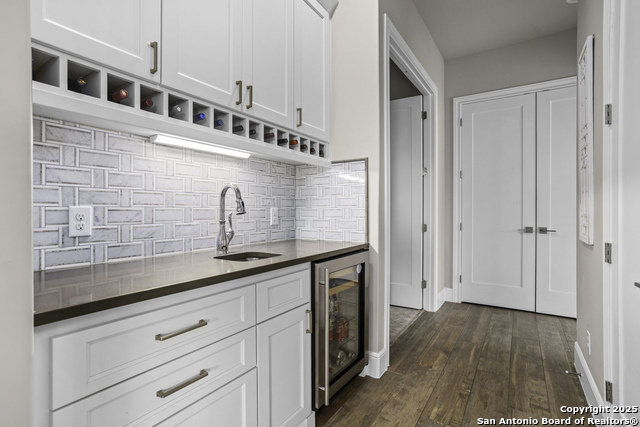 Listing photo id 17 for 8602 Terra Mont Way