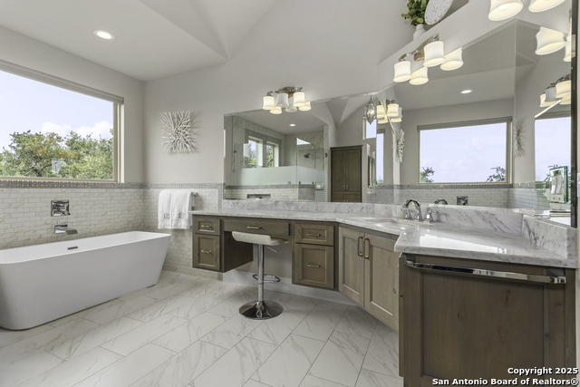 Listing photo id 4 for 8602 Terra Mont Way