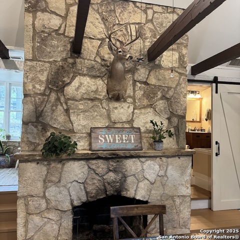 Listing photo id 9 for 19023 Sherwood