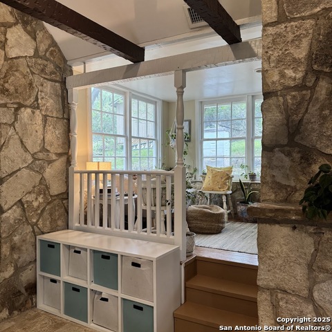 Listing photo id 12 for 19023 Sherwood