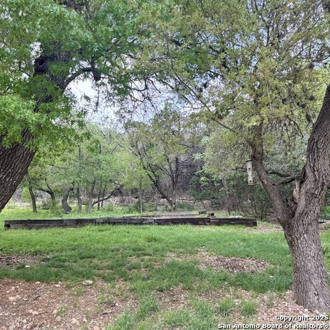 Listing photo id 46 for 19023 Sherwood