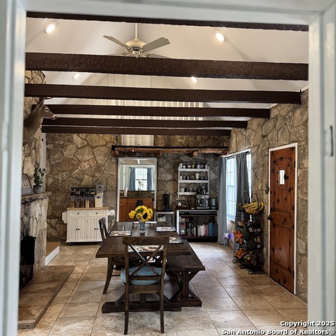 Listing photo id 6 for 19023 Sherwood