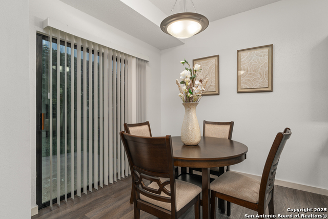 Listing photo id 11 for 730 Cypressbrook