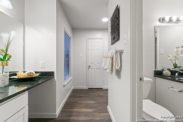 Listing photo id 14 for 730 Cypressbrook