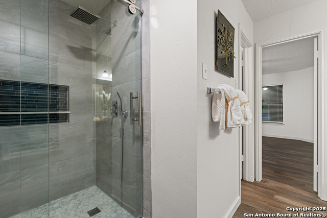 Listing photo id 15 for 730 Cypressbrook
