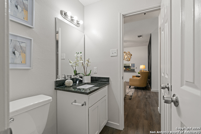 Listing photo id 16 for 730 Cypressbrook