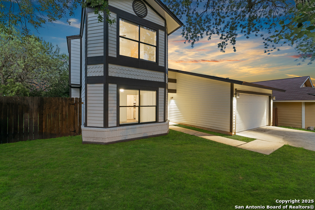 Listing photo id 0 for 730 Cypressbrook