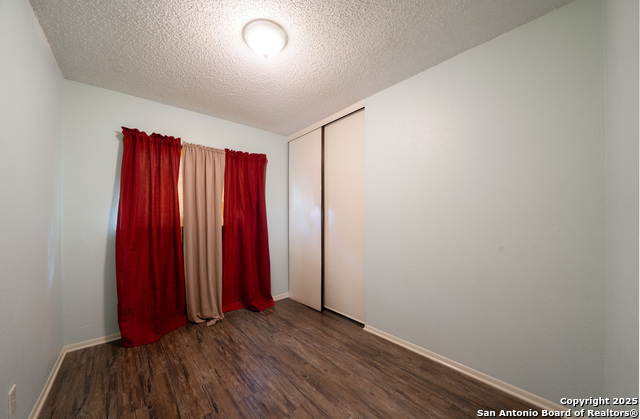 Listing photo id 12 for 9759 Hidden Swan