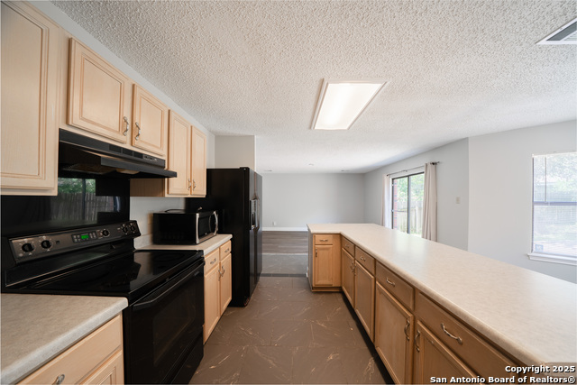 Image 11 of 29 For 14031 Hills Village Dr N