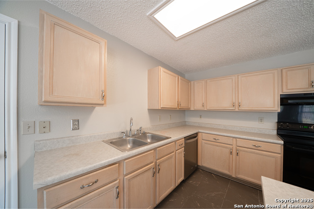 Image 12 of 29 For 14031 Hills Village Dr N
