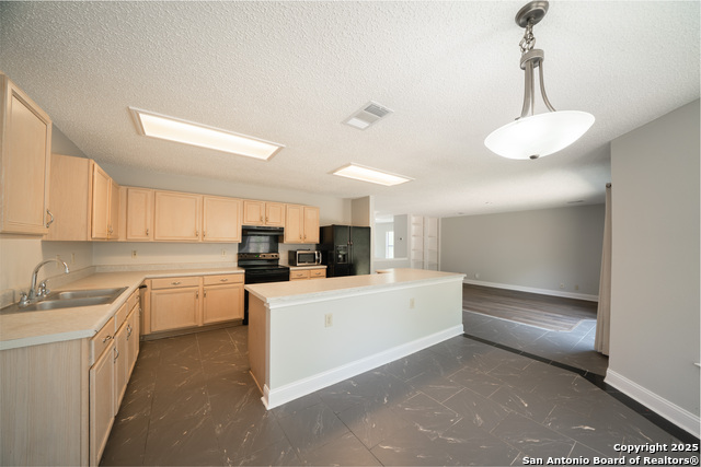 Image 13 of 29 For 14031 Hills Village Dr N