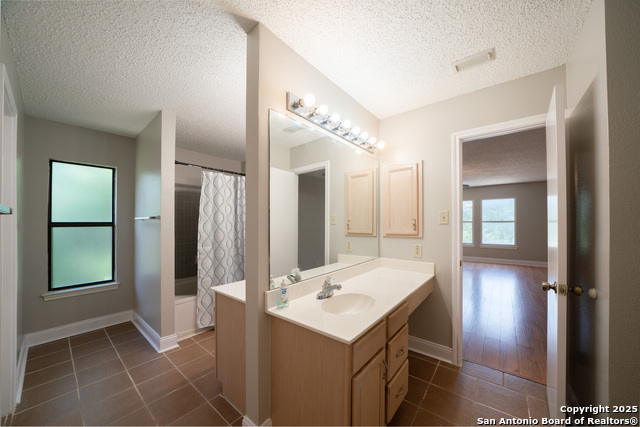 Image 18 of 29 For 14031 Hills Village Dr N