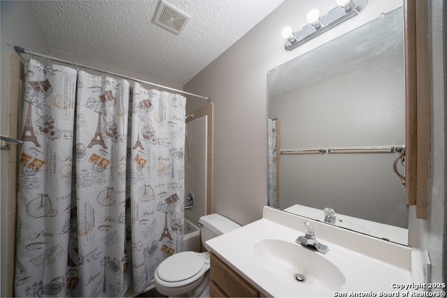 Image 21 of 29 For 14031 Hills Village Dr N