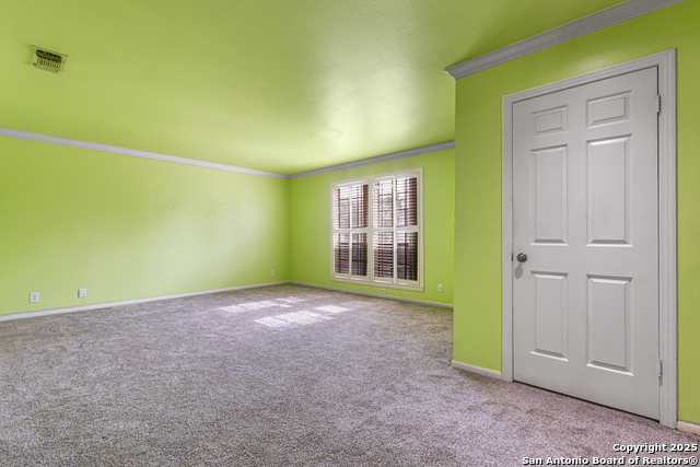 Listing photo id 2 for 165 Rampart W 204