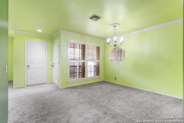 Listing photo id 3 for 165 Rampart W 204