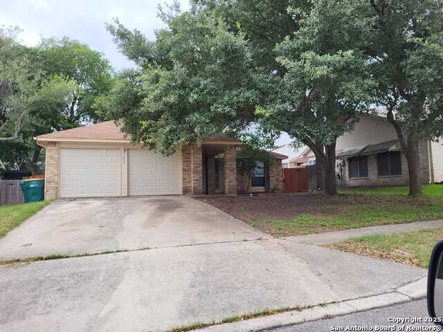 Details for 7915 Forest Crossing, Live Oak, TX 78233