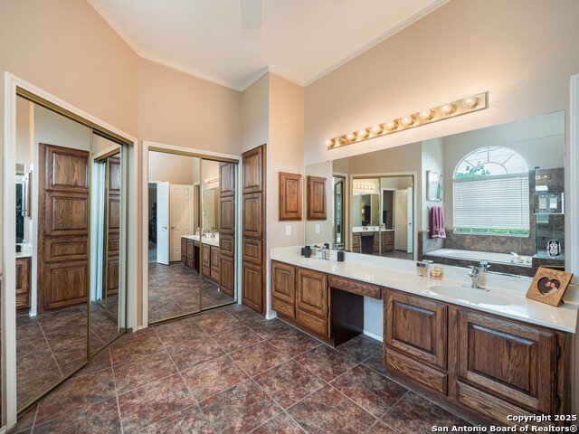 Listing photo id 23 for 13830 Morningbluff Dr