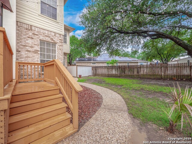 Listing photo id 36 for 13830 Morningbluff Dr