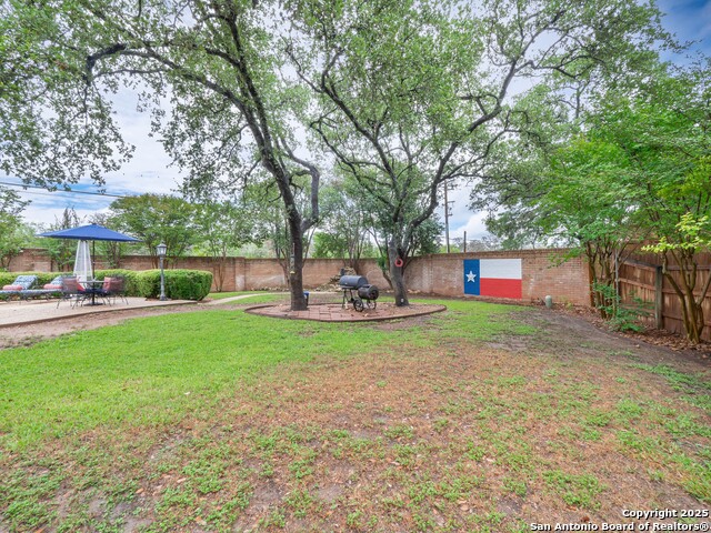 Listing photo id 46 for 13830 Morningbluff Dr