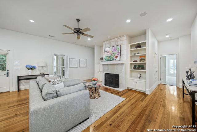 Listing photo id 13 for 2 Somerville