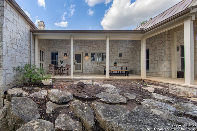 Listing photo id 35 for 2 Somerville
