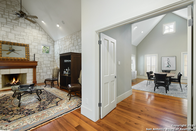 Listing photo id 3 for 2 Somerville