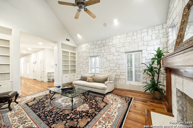Listing photo id 4 for 2 Somerville