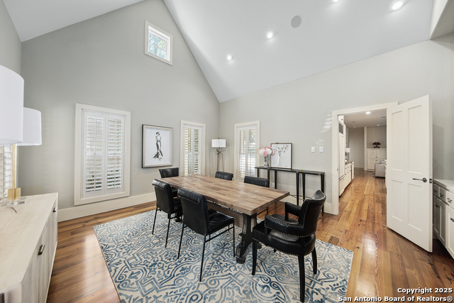 Listing photo id 6 for 2 Somerville
