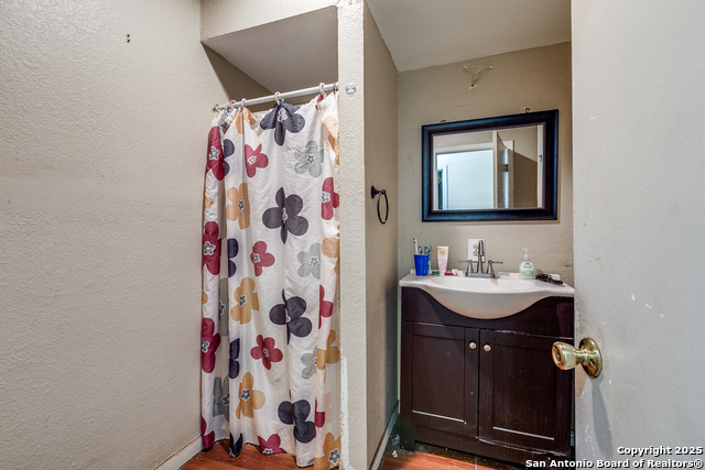 Listing photo id 14 for 326 Balboa