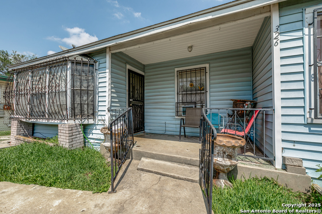 Listing photo id 2 for 326 Balboa