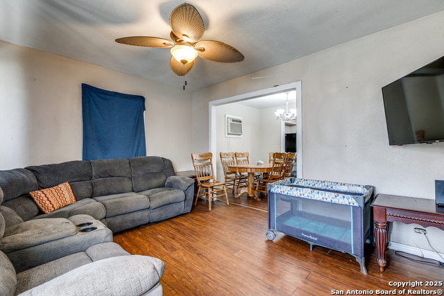 Listing photo id 7 for 326 Balboa