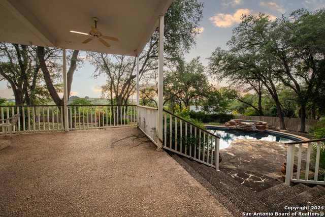 Listing photo id 6 for 13819 Bluff