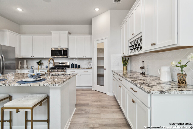 Listing photo id 2 for 2913 Leclerc Road