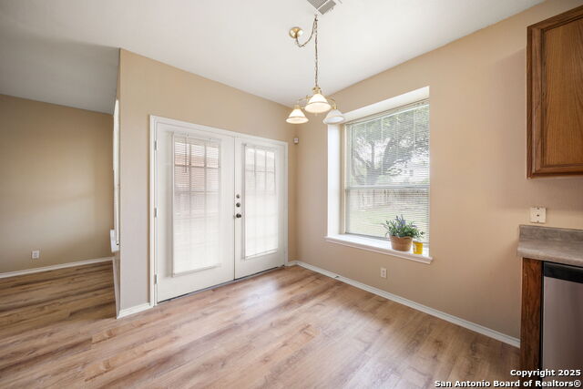 Listing photo id 10 for 9026 Foxgrove Way