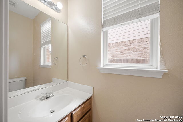 Listing photo id 12 for 9026 Foxgrove Way