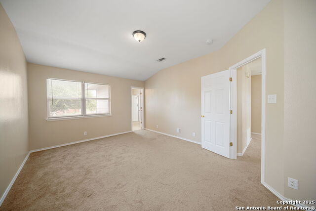 Listing photo id 14 for 9026 Foxgrove Way