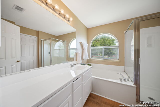 Listing photo id 15 for 9026 Foxgrove Way