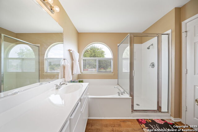 Listing photo id 16 for 9026 Foxgrove Way