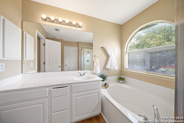 Listing photo id 17 for 9026 Foxgrove Way