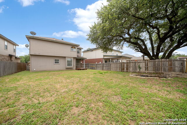 Listing photo id 27 for 9026 Foxgrove Way