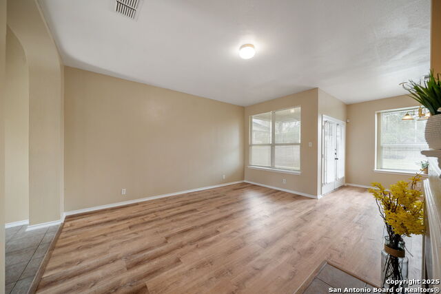 Listing photo id 2 for 9026 Foxgrove Way