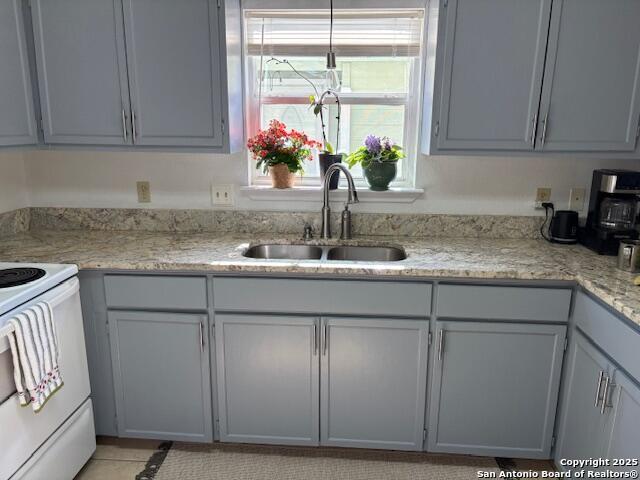 Image 3 of 28 For 121 Plant Ave S Apt 102