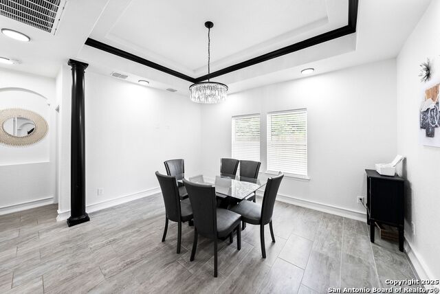 Listing photo id 12 for 3307 Salinas W