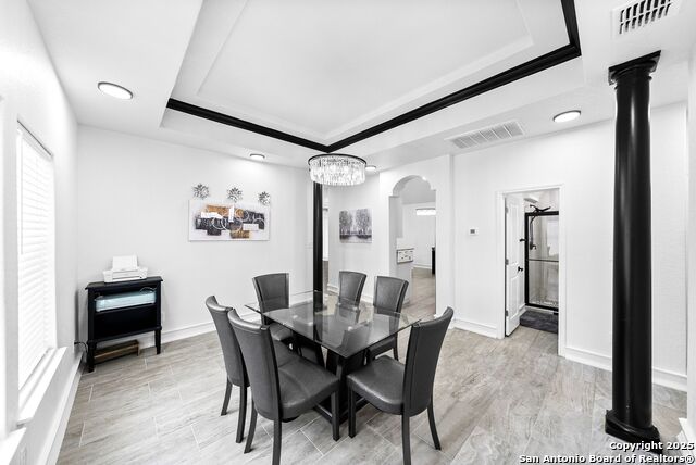 Listing photo id 13 for 3307 Salinas W