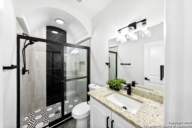 Listing photo id 23 for 3307 Salinas W