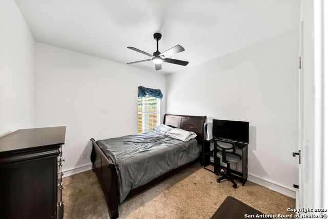 Listing photo id 25 for 3307 Salinas W
