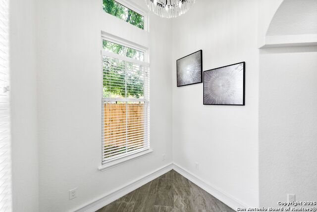 Listing photo id 7 for 3307 Salinas W
