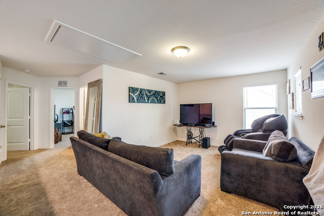 Listing photo id 10 for 3006 Mission Bell